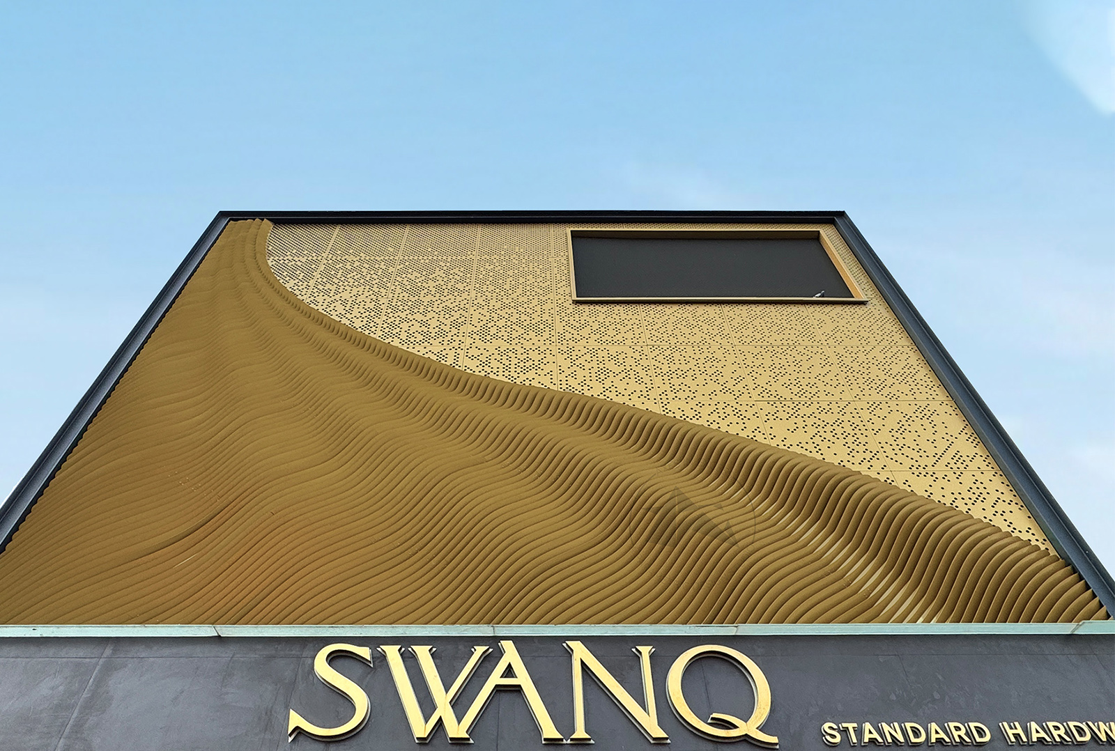 Parametric aluminum facade panel for outdoor spaces by axes in excess