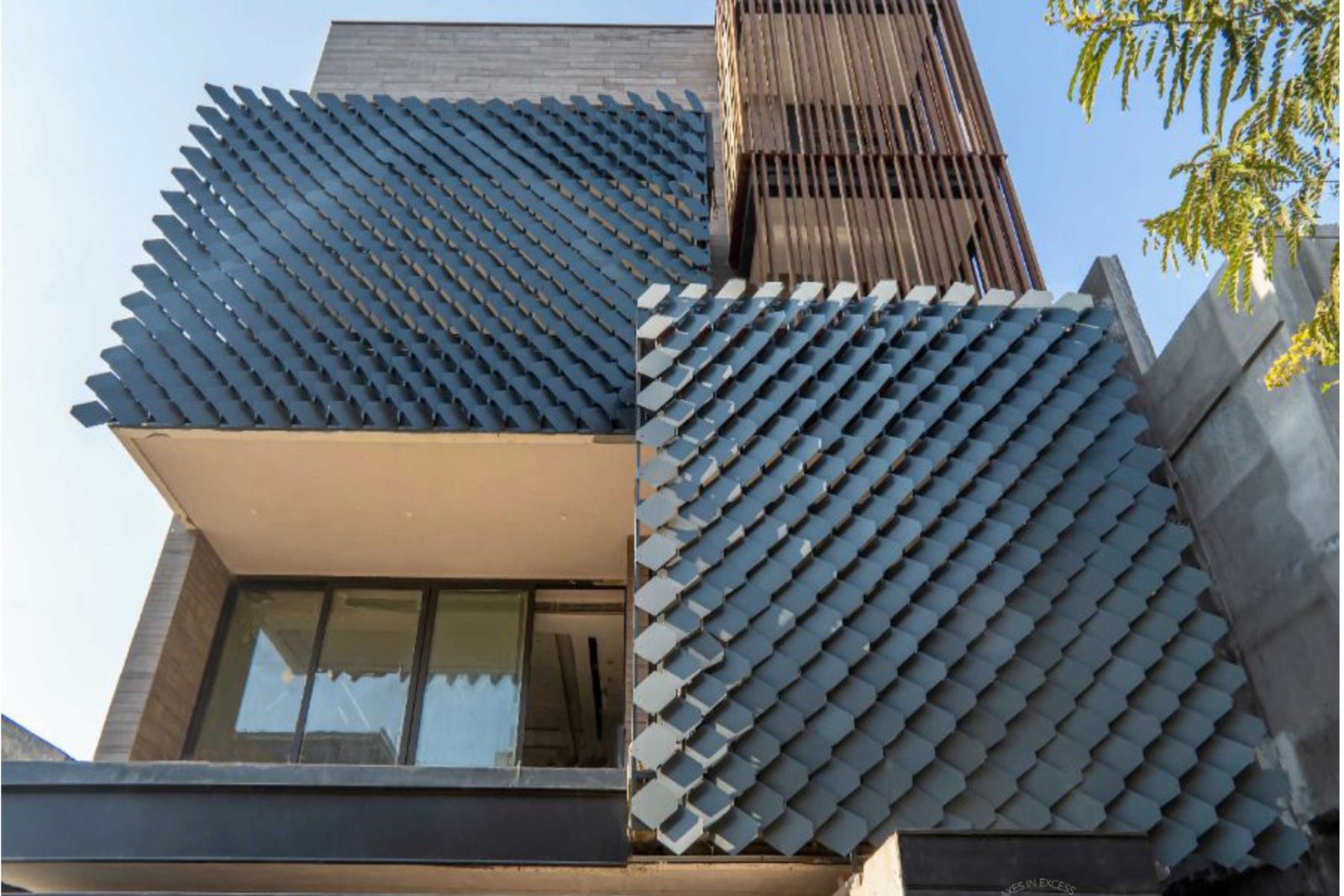 Parametric metal facade for modern building by axes in excess (metasequin)
