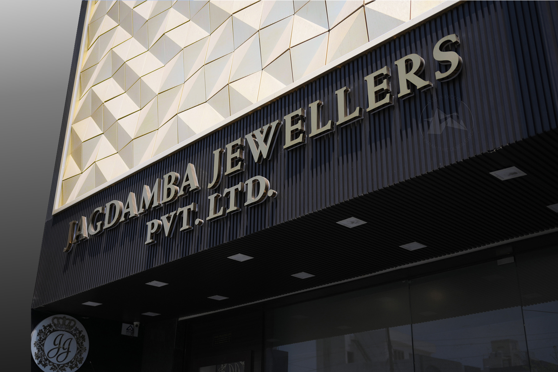 Jewellery Showroom Metal Facade in Gold Anodizing