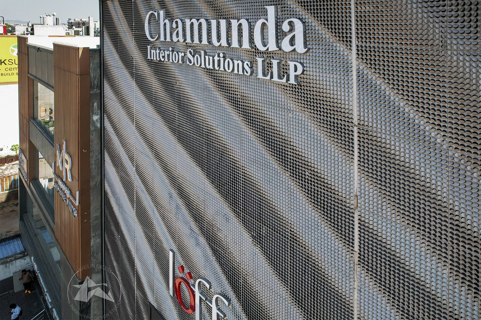 Contemporary aluminium metal facade for showroom elevation