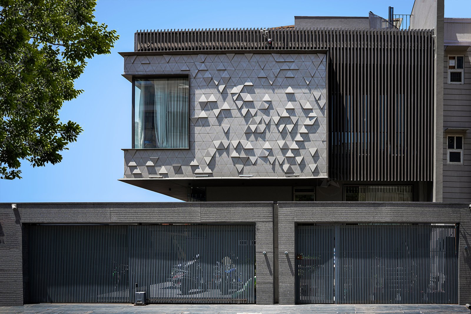 Low maintenance aluminium facade for luxury residence