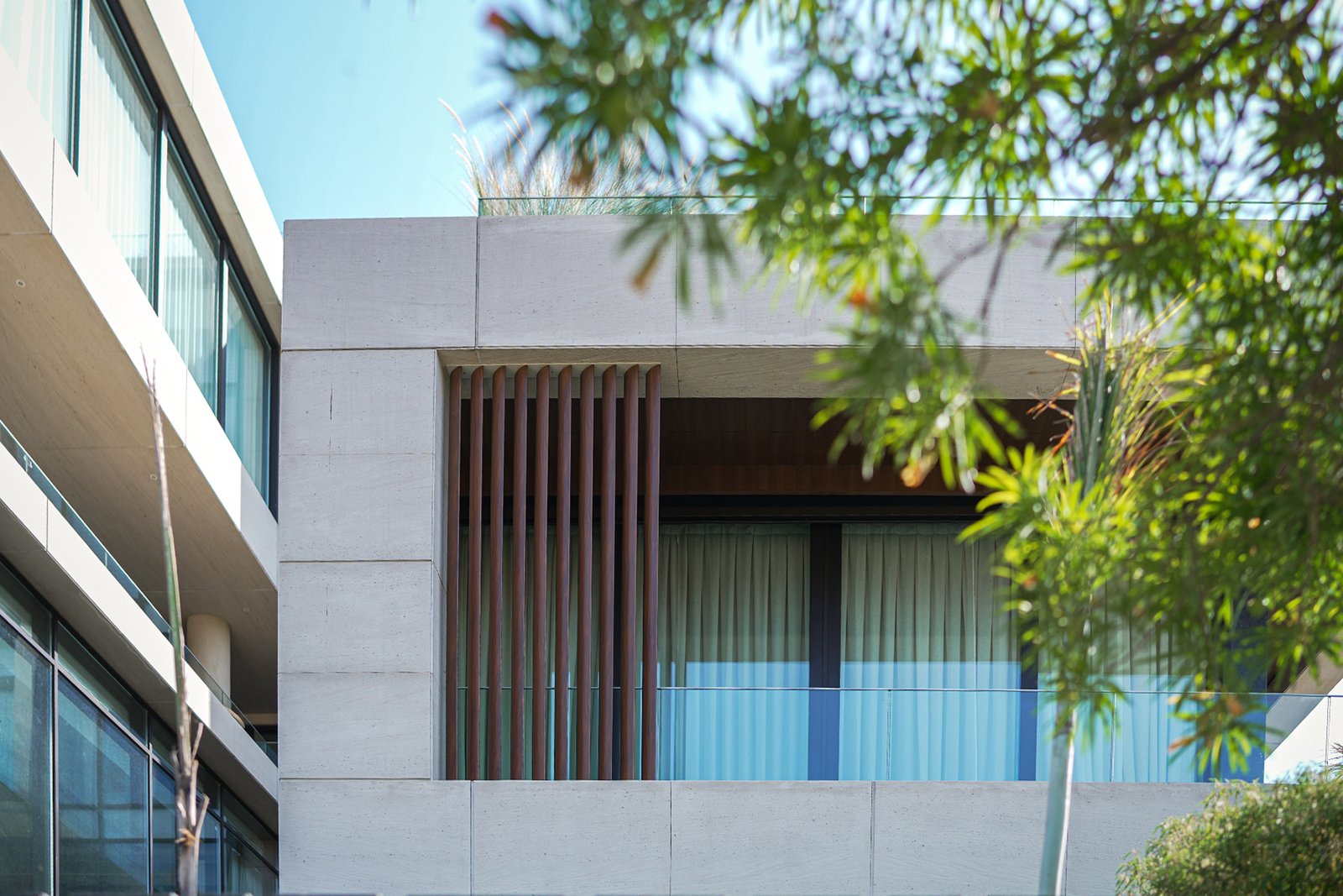 Wooden finish aluminium louvers for balcony facade