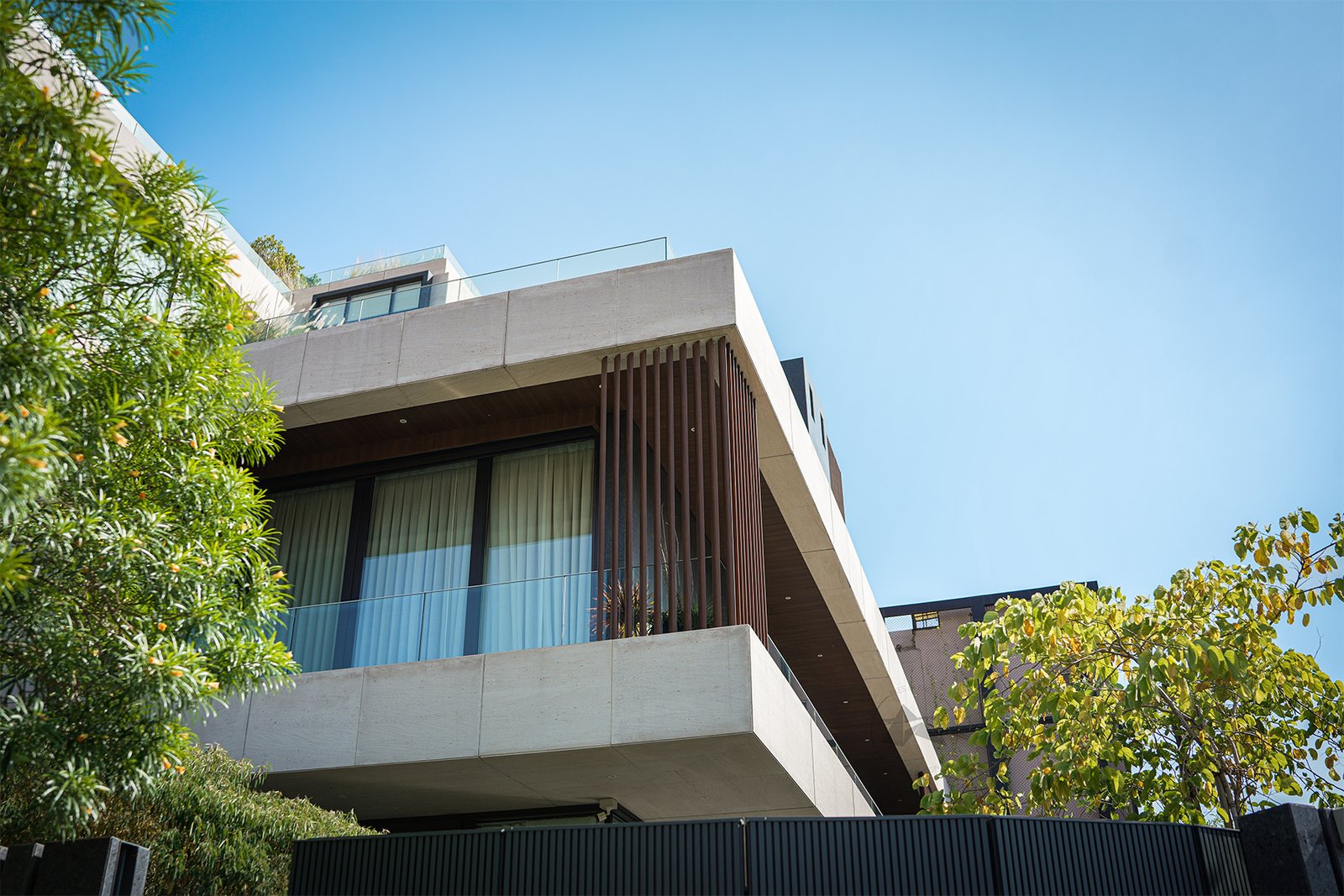 Vertical architectural louvers for contemporary home design