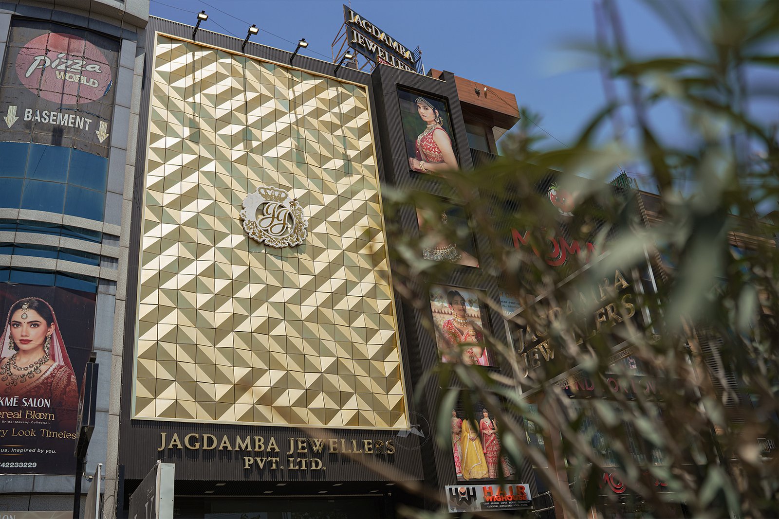 Modern facade engineering by Axes in Excess