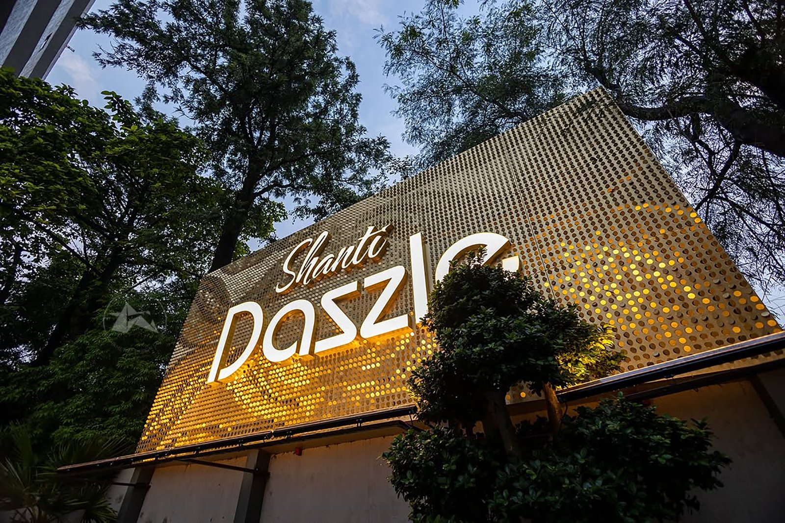 Aluminium architectural screen with wave effect design