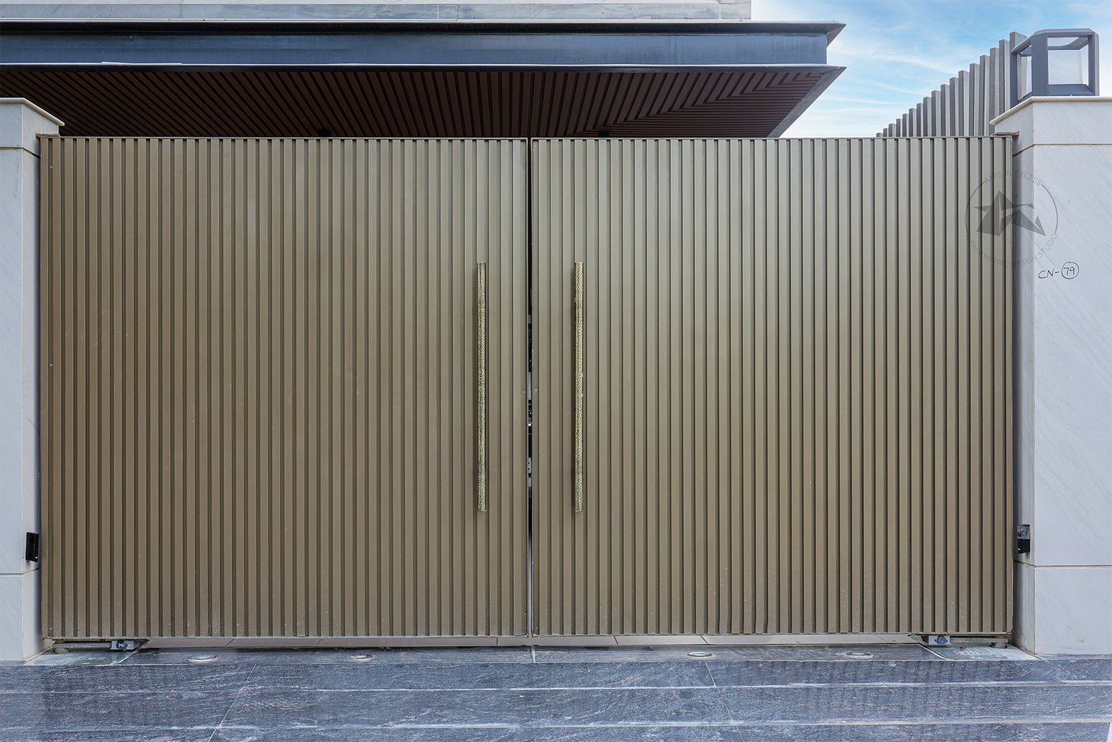 Fluted aluminium panels used on modern house entrance gate
